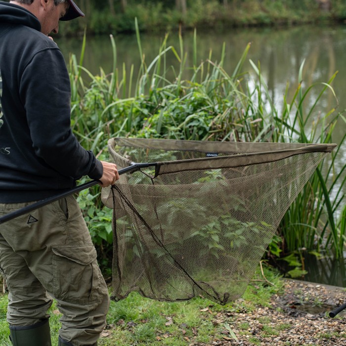 Advanta 42 Inch Landing Net & 6ft 2 Piece Handle With Net Floats In Use 14