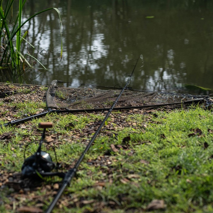 Advanta 42 Inch Landing Net & 6ft 2 Piece Handle With Net Floats In Use 8