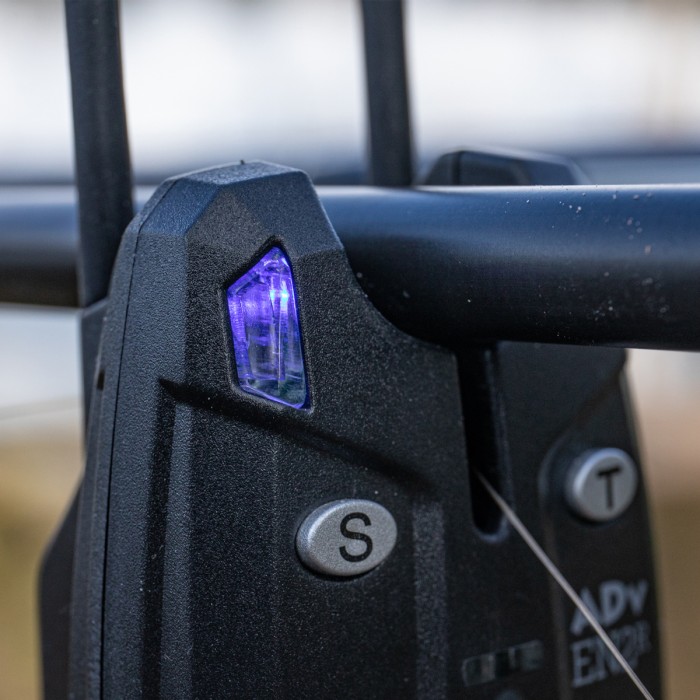 Advanta Endurance EN2R Bite Alarm & Receiver Set Blue (3+1) In Use 6