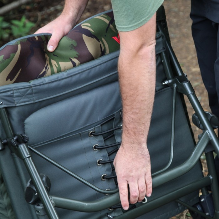 Advanta Discovery CCX DPM Relaxa Fishing Chair Collapsed