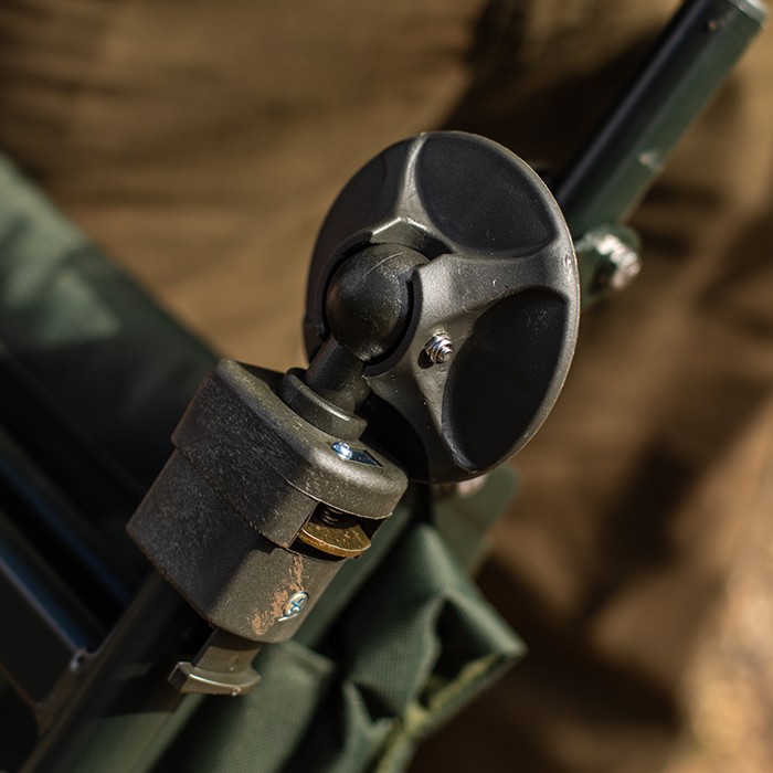 Advanta Discovery CCX DPM Relaxa Fishing Chair Lite Close Up Foot