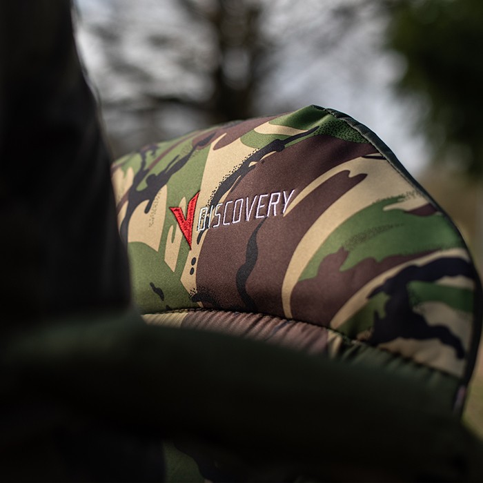 Advanta Discovery CCX Relaxa Fishing Lo-Chair Close Up Logo