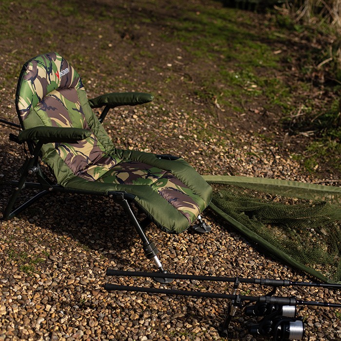 Advanta Discovery CCX Relaxa Fishing Lo-Chair In Use 3