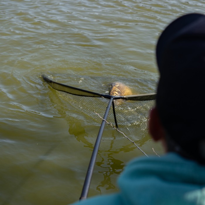 Advanta Discovery CX Landing Net 42'' (107cm) Lifestyle  3