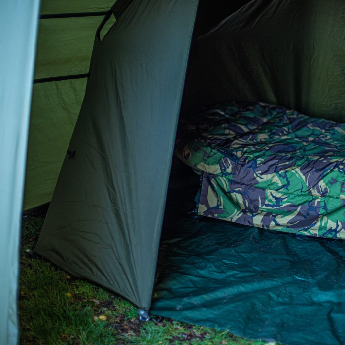 Advanta Endurance Uni-Extended Fishing Overwrap 1 Man In Use Inside