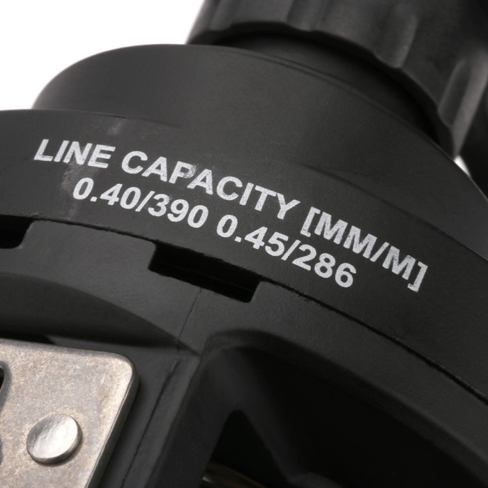 Advanta RHW Boat Multiplier Reel LW30 - Inc 40lb Braid 8