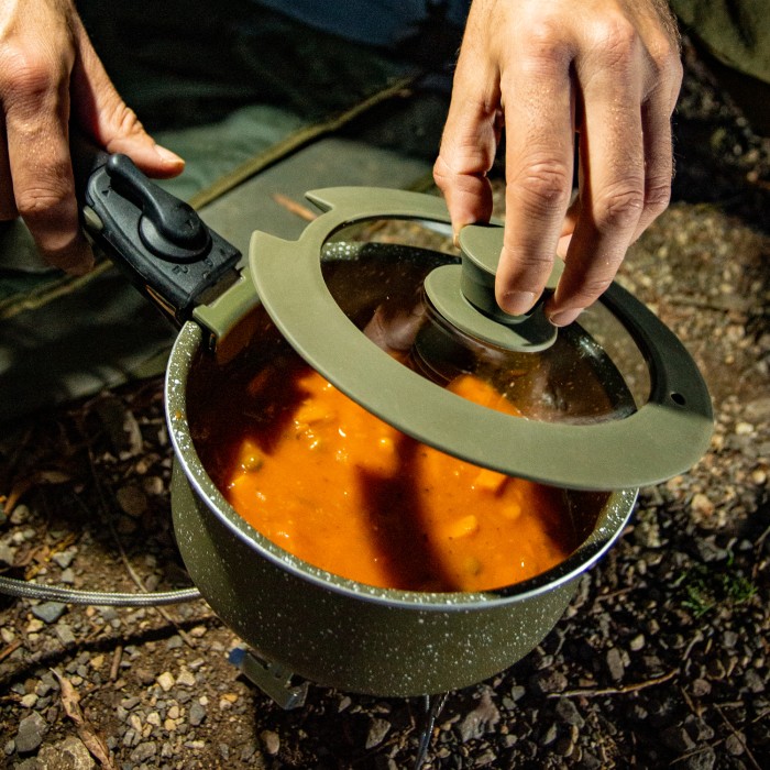 Trakker Armolife Fishing Cookset Lid In Use 2