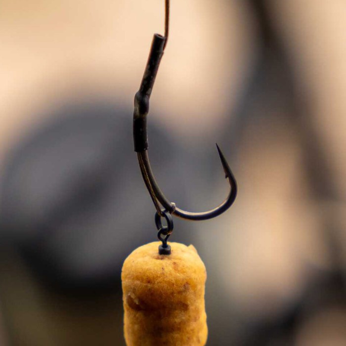 Avid Carp Armorok Curve Hooks - Barbed In Use