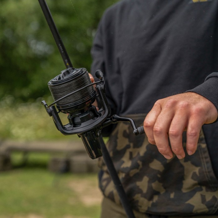 Avid Carp Ex-Cast 12000 Reel In Use