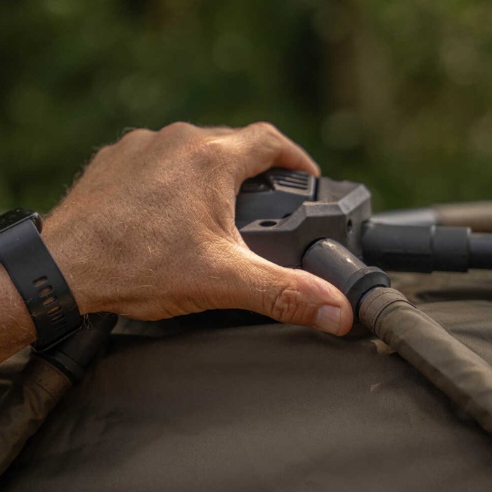 Avid Carp EXO 2 Bivvy System 3