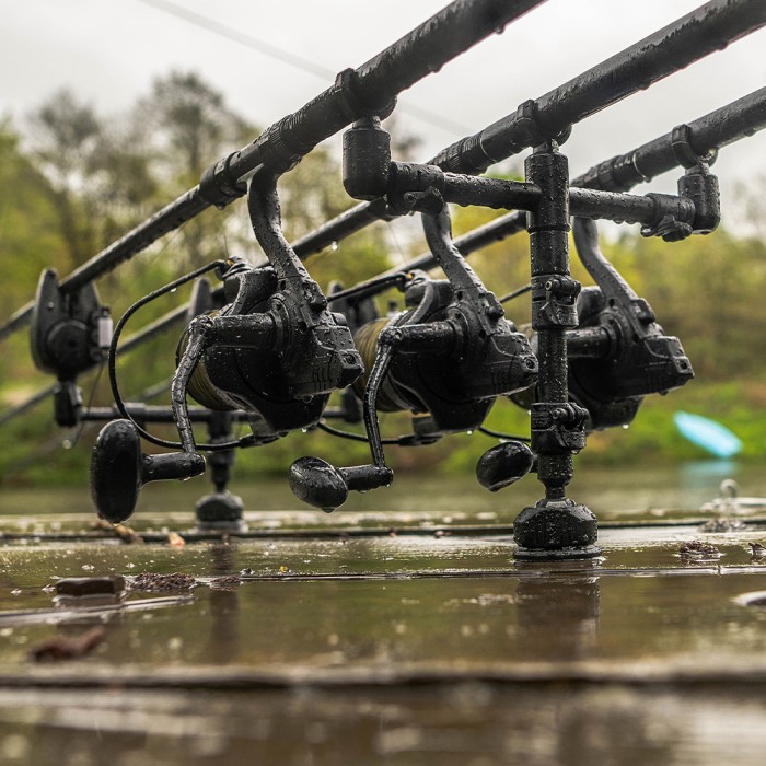 Avid Carp Lok Down Adjustable 3 Rod Buzz Bar 1