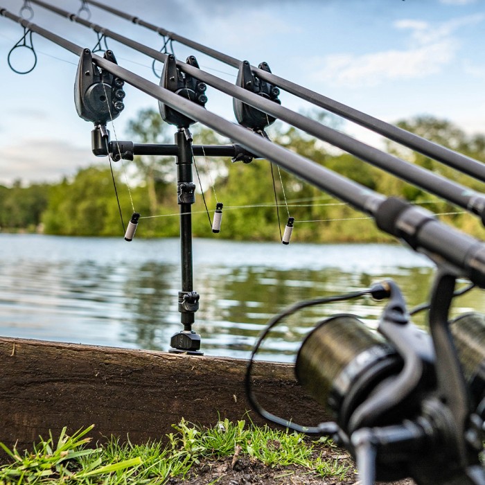 Avid Carp Lok Down Adjustable Stage Stand 1