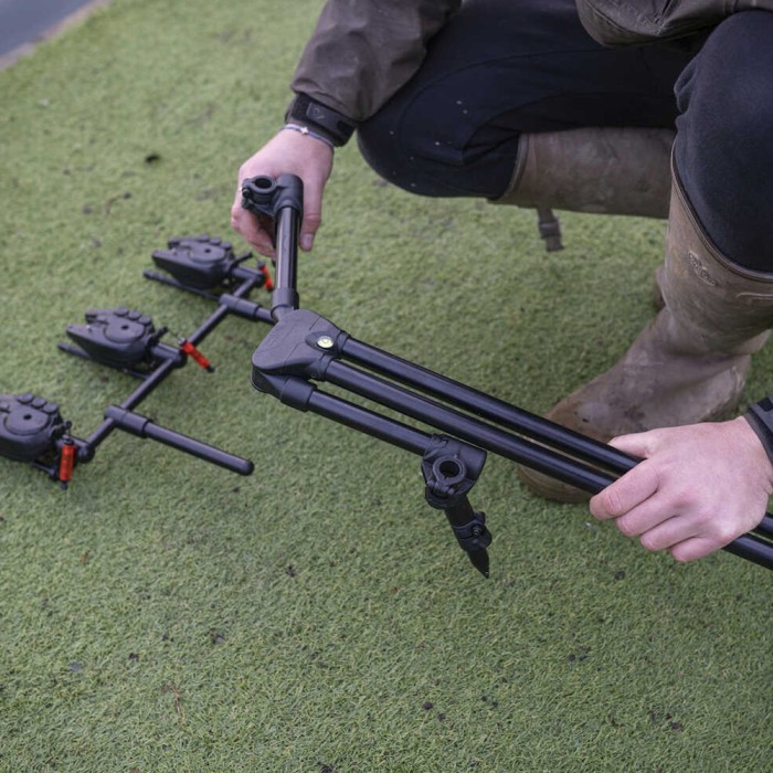 Avid Carp Lok Down Low Pod In Use 2