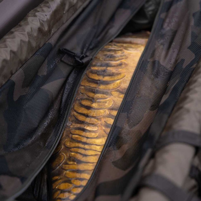 Avid Carp PRO-Tect Flotation Sling In Use 5
