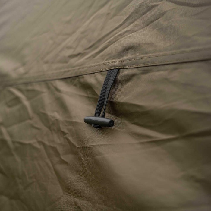 Avid Carp Revolve Screen House 1