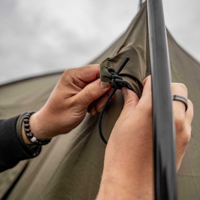 Avid Carp Revolve Screen House 8