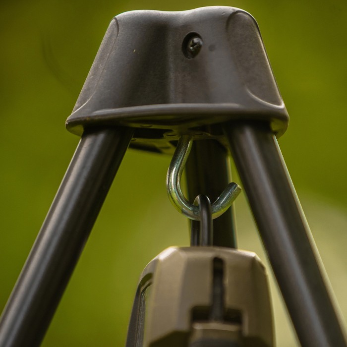 Avid Carp Revolve Weigh Tripod 1