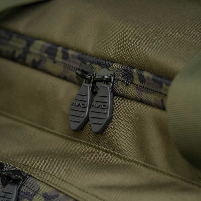 Avid Carp RVS Carryall XL Close Up 7