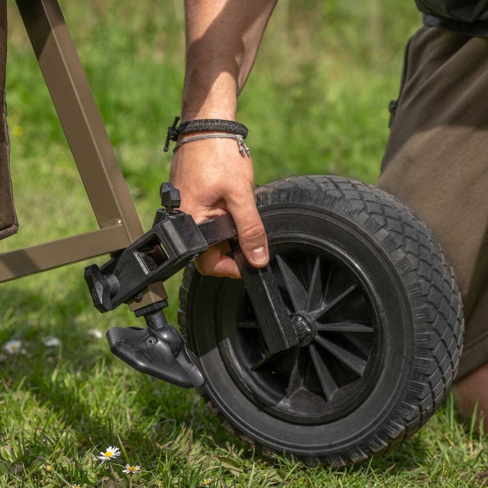 Avid Carp Transit Extreme 3 Wheel Fishing Barrow Close Up 4