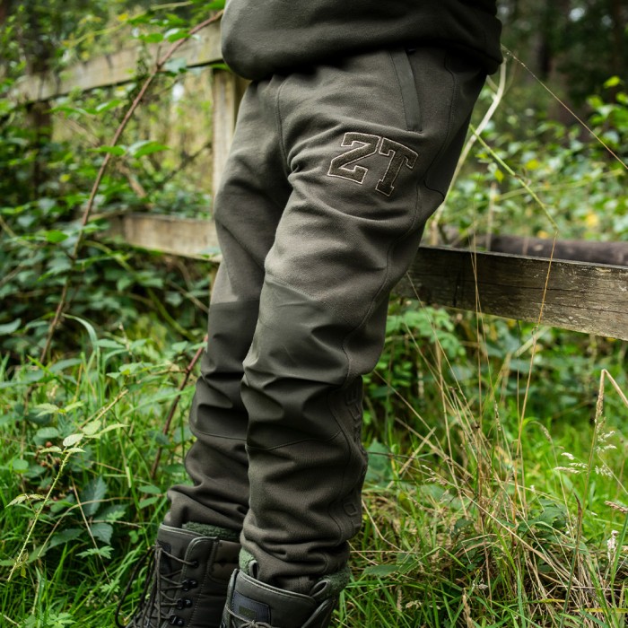 ブリーフィング CE MEN’S WIND JOGGER PANTS FERNFLOW WINDSTOPPER® Pants Mens | GOREWEAR FINLAND