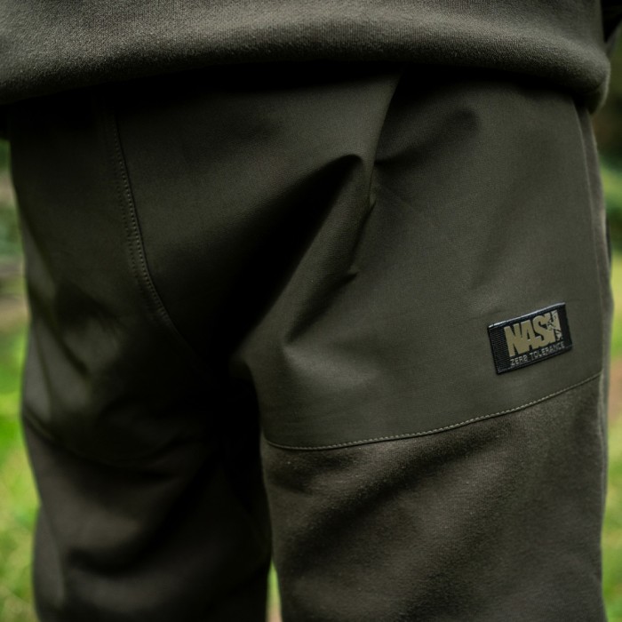 ブリーフィング CE MEN’S WIND JOGGER PANTS FERNFLOW WINDSTOPPER® Pants Mens | GOREWEAR FINLAND