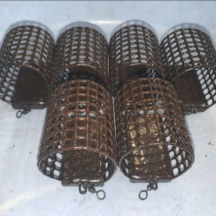 Foxy Leads River Cage Feeder