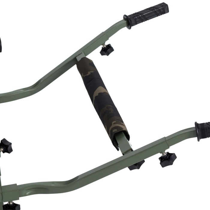 Carp Porter Compac Dark Kamo Barrow Sleeve In Use