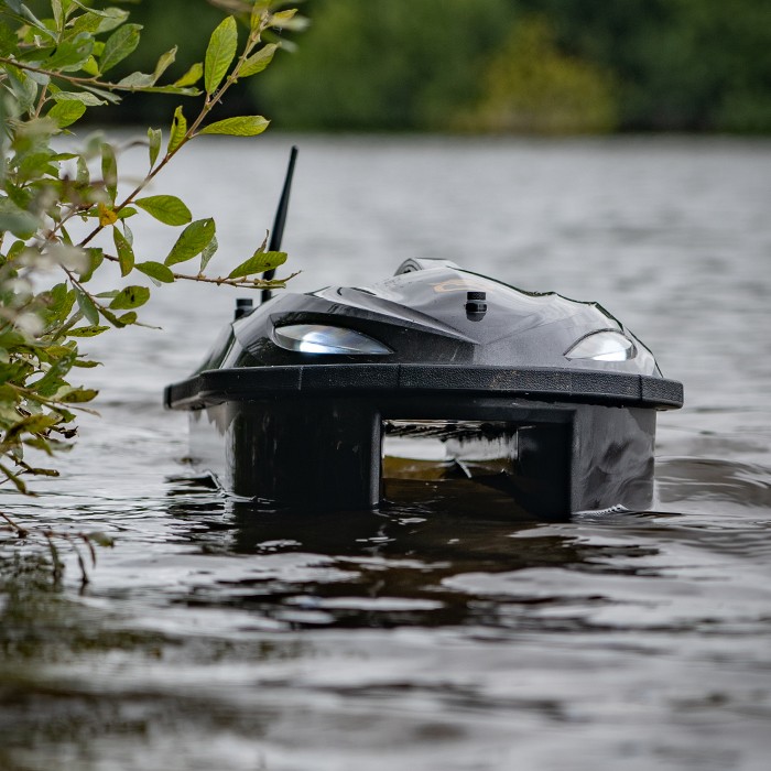 Carp Royal Baron 6.0 Bait Boat In Use 6