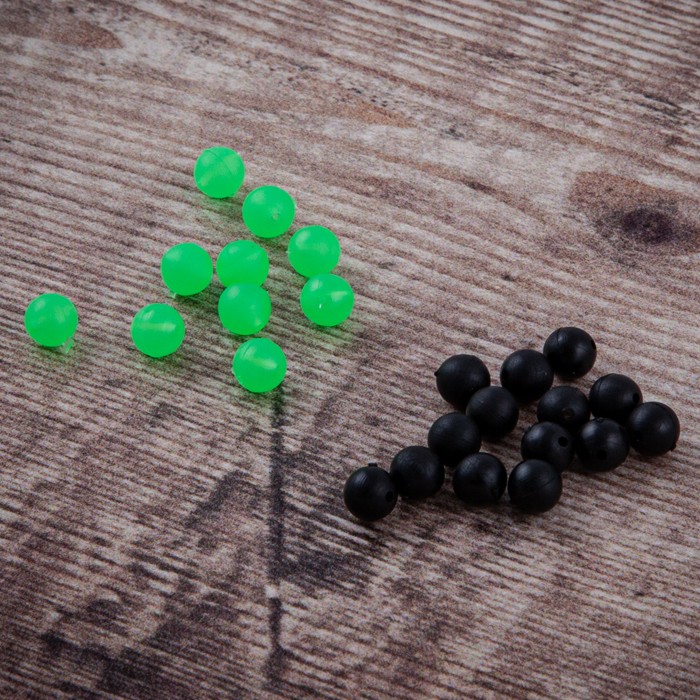 Cox & Rawle 5mm Attractor Beads Green & Black