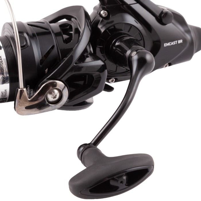 Daiwa 19 Emcast BR LT Reel Close Up 3