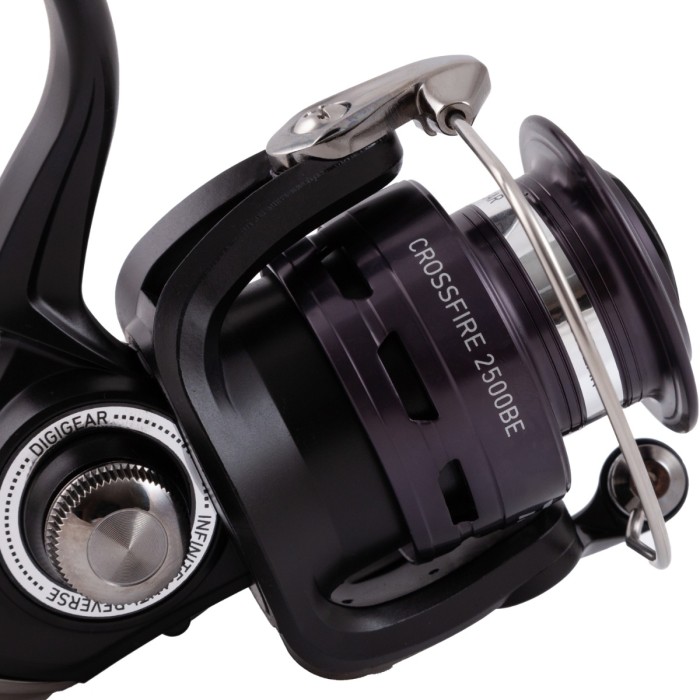 Daiwa 20 Crossfire Reel Black Close Up 3