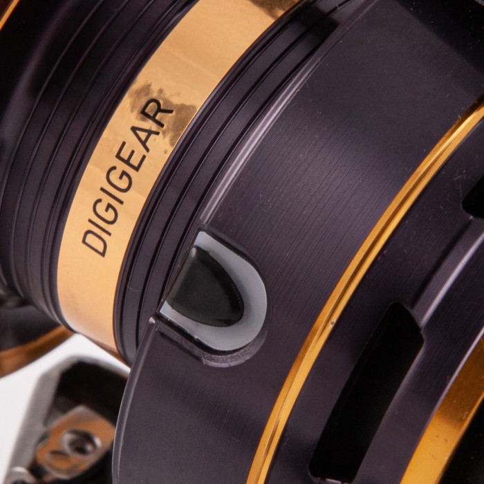 Daiwa 20 Crossfire Reel Black Gold 9