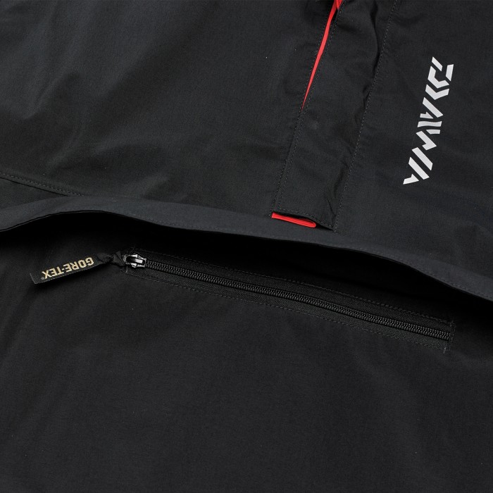 Daiwa Airity Gore-Tex Smock Close Up 3