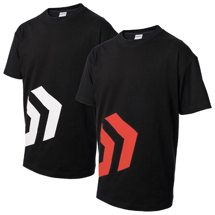 Daiwa Angled DVEC Black / Red Fishing T-Shirt 1