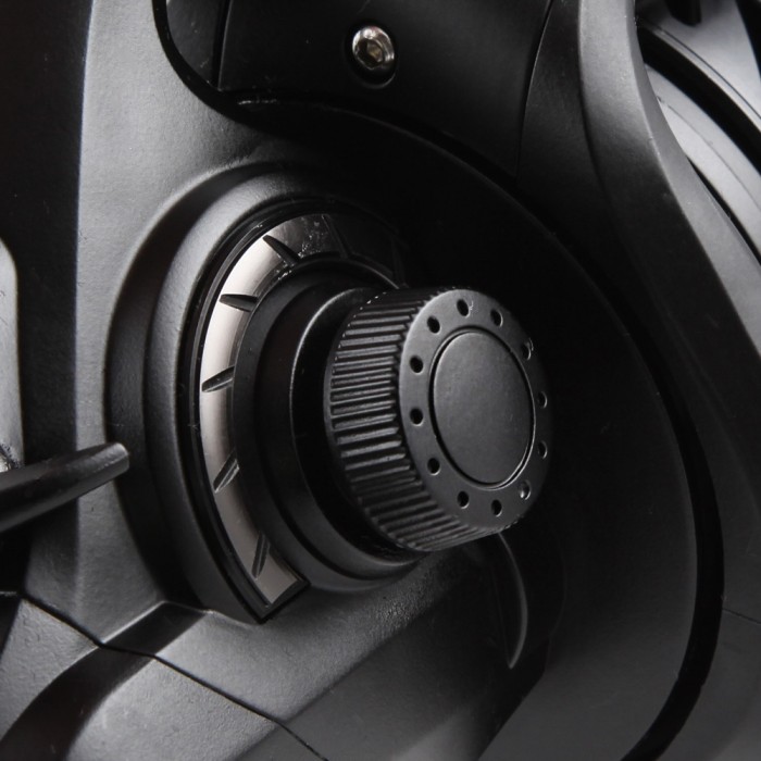 Daiwa Black Widow 25A Reel Close Up 5