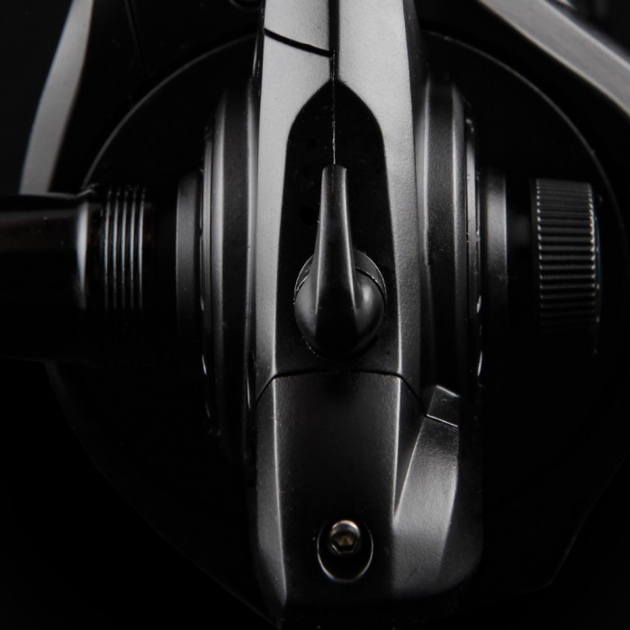 Daiwa Black Widow 25A Reel Close Up 8