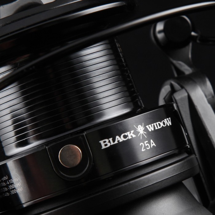 Daiwa Black Widow 25A Reel Close Up 6