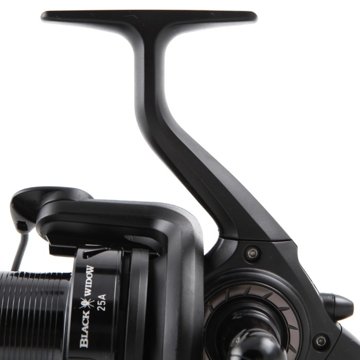 Daiwa Black Widow 25A Reel Close Up 1