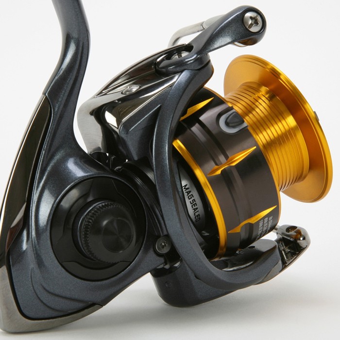 Daiwa Freams Reel Right Side 1
