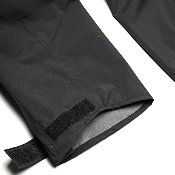 Daiwa Gore-Tex Bib N Brace Close Up 2