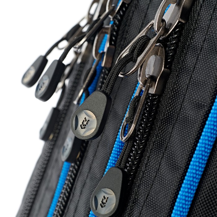 Daiwa N'ZON Fishing Rod Holdall 145cm Close Up Zips 2