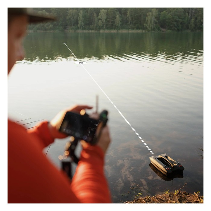 Deeper QUEST Bait Boat In Use 6