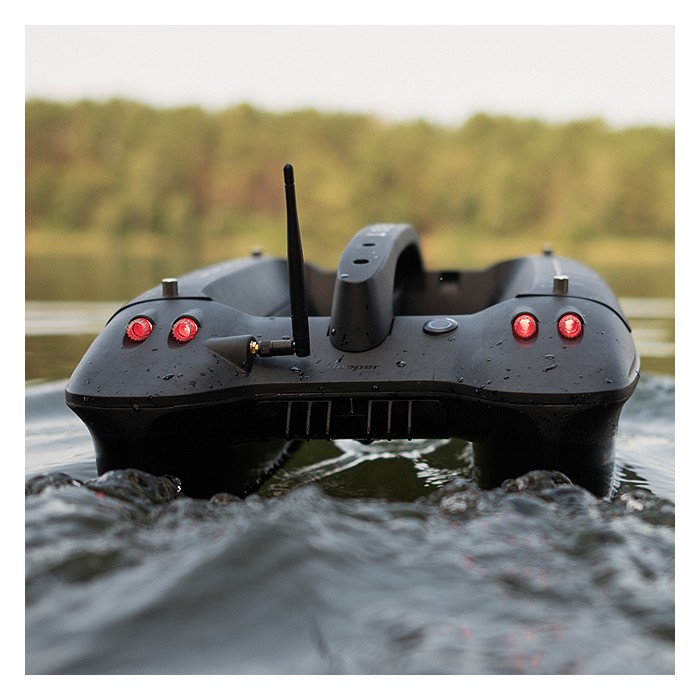 Deeper QUEST Bait Boat In Use 2