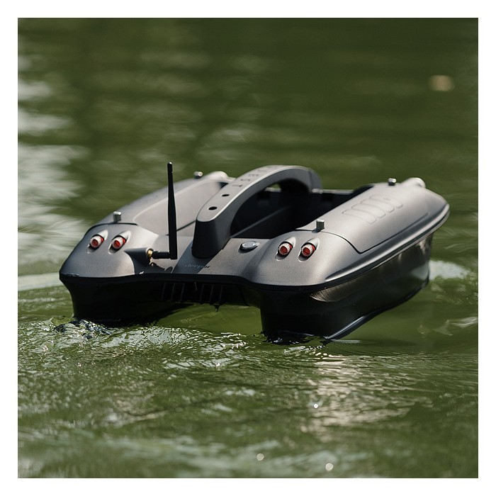 Deeper QUEST Bait Boat In Use 5