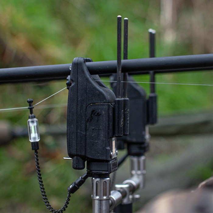 Delkim Safe-D Carbon Snag Bars In Use 1