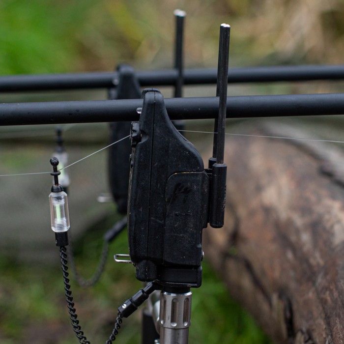 Delkim Safe-D Carbon Snag Bars In Use  2