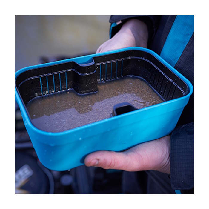 Drennan DMS Pellet Strainer In Use 1