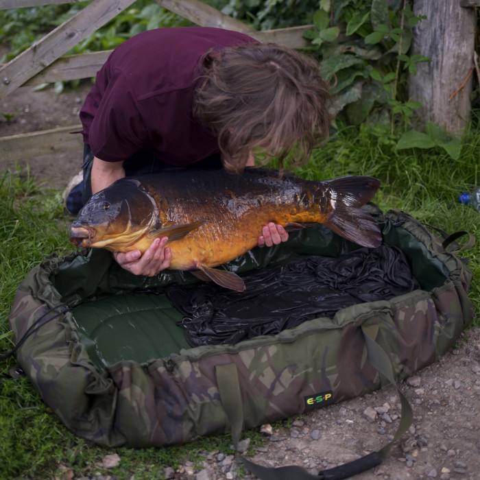 ESP QuickDraw Unhooking Mat Compact In Use 1
