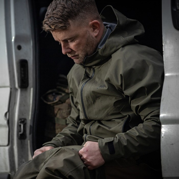 Fortis Marine Fishing Jacket Olive In Use 1