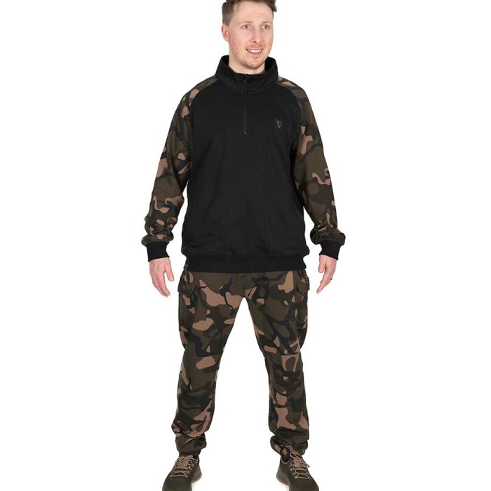 Fox Camo Logo Lightweight Quatre Zip Fleece In Use 2